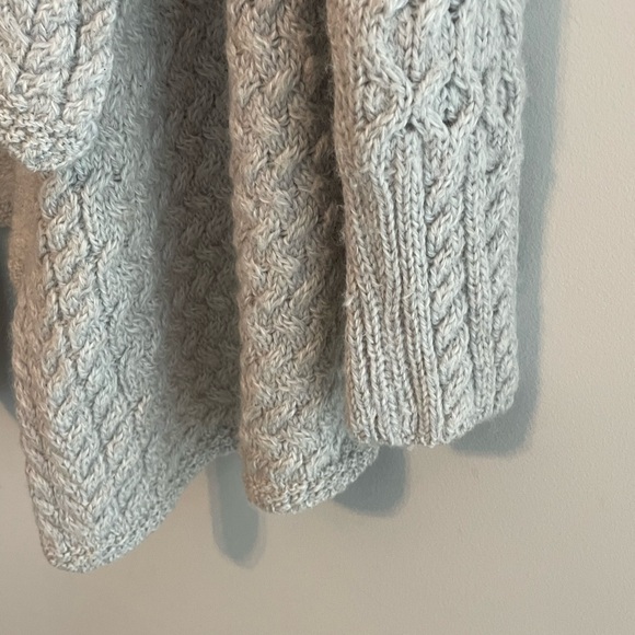 ARAN SWEATER MARKET Ireland Waterfall Cable Cardigan - Light Gray Size M - Picture 7 of 10